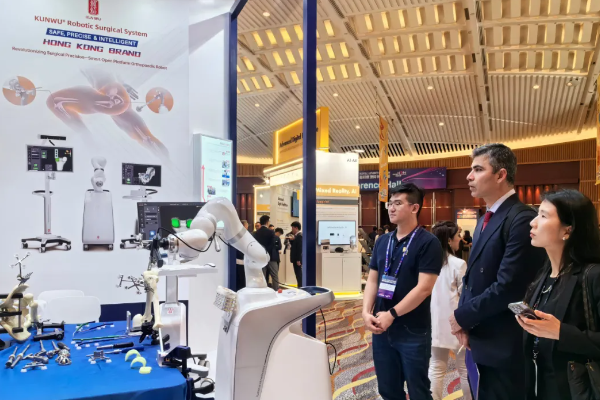 Yuanhua Tech (HK), together with KUNWU? Robotic Surgical System, premiered at 2024 Hong Kong Hospital Authority Convention